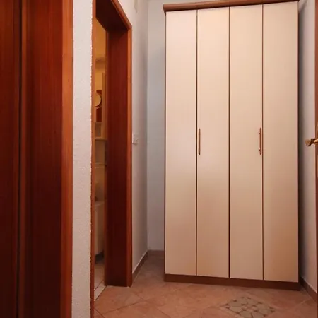With A Parking Space Jelsa, Hvar - 8732 Apartamento *