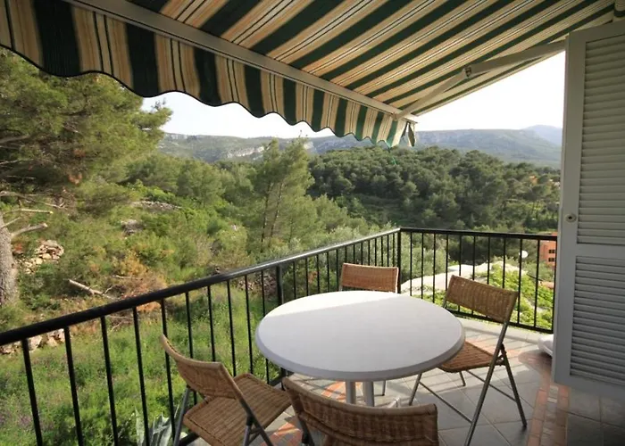 With A Parking Space Jelsa, Hvar - 8732 شقة