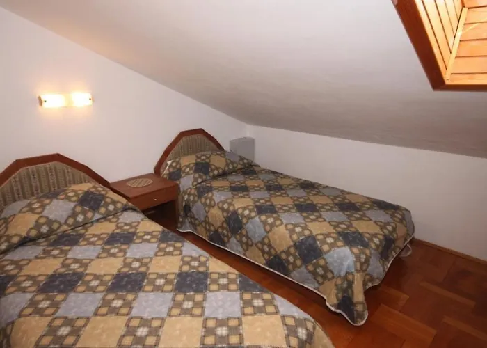 With A Parking Space Jelsa, Hvar - 8732 شقة