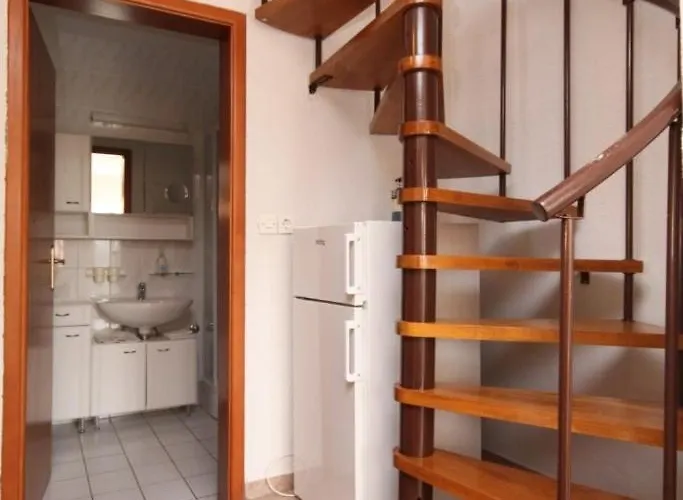 With A Parking Space Jelsa, Hvar - 8732 شقة