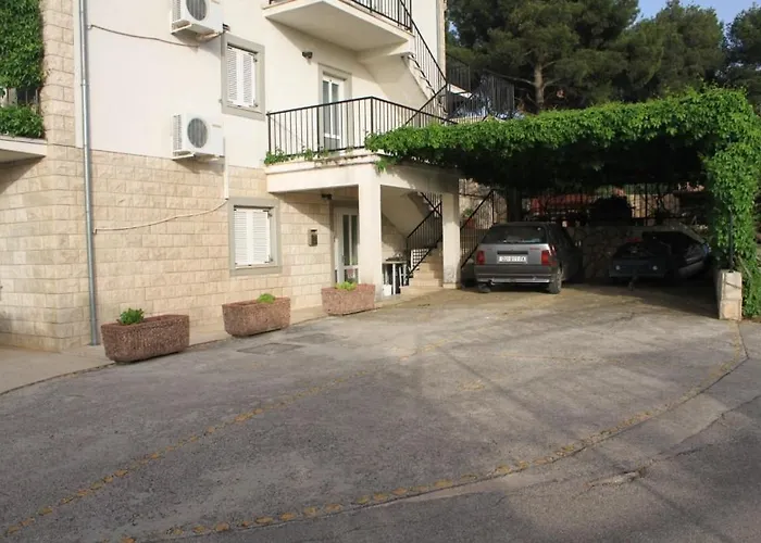 With A Parking Space Jelsa, Hvar - 8732 * ييلسا