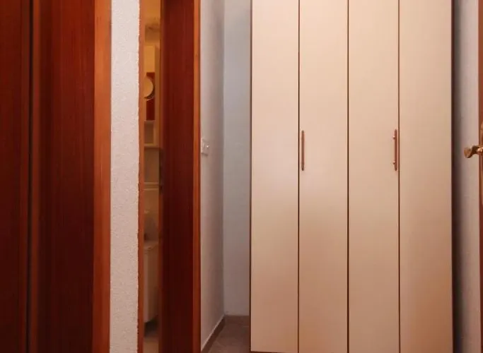 With A Parking Space Jelsa, Hvar - 8732 شقة *